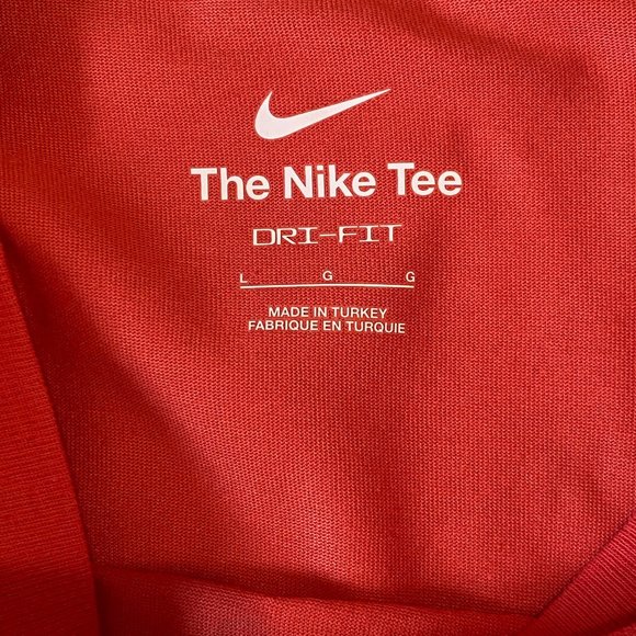 NWT - Nike Men's T-Shirt - Picture 5 of 5